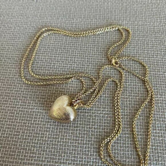 Roxanne Assoulin The Mini Florentine Heart Pendant Necklace - Picture 4 of 4